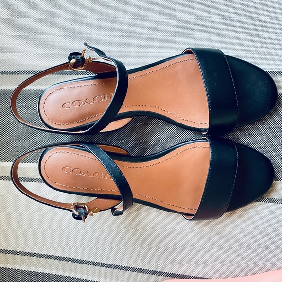 Coach Black Leather 2" Block Heel Gold Hardware Sandals Shoes Size 7 - Picture 7 of 13